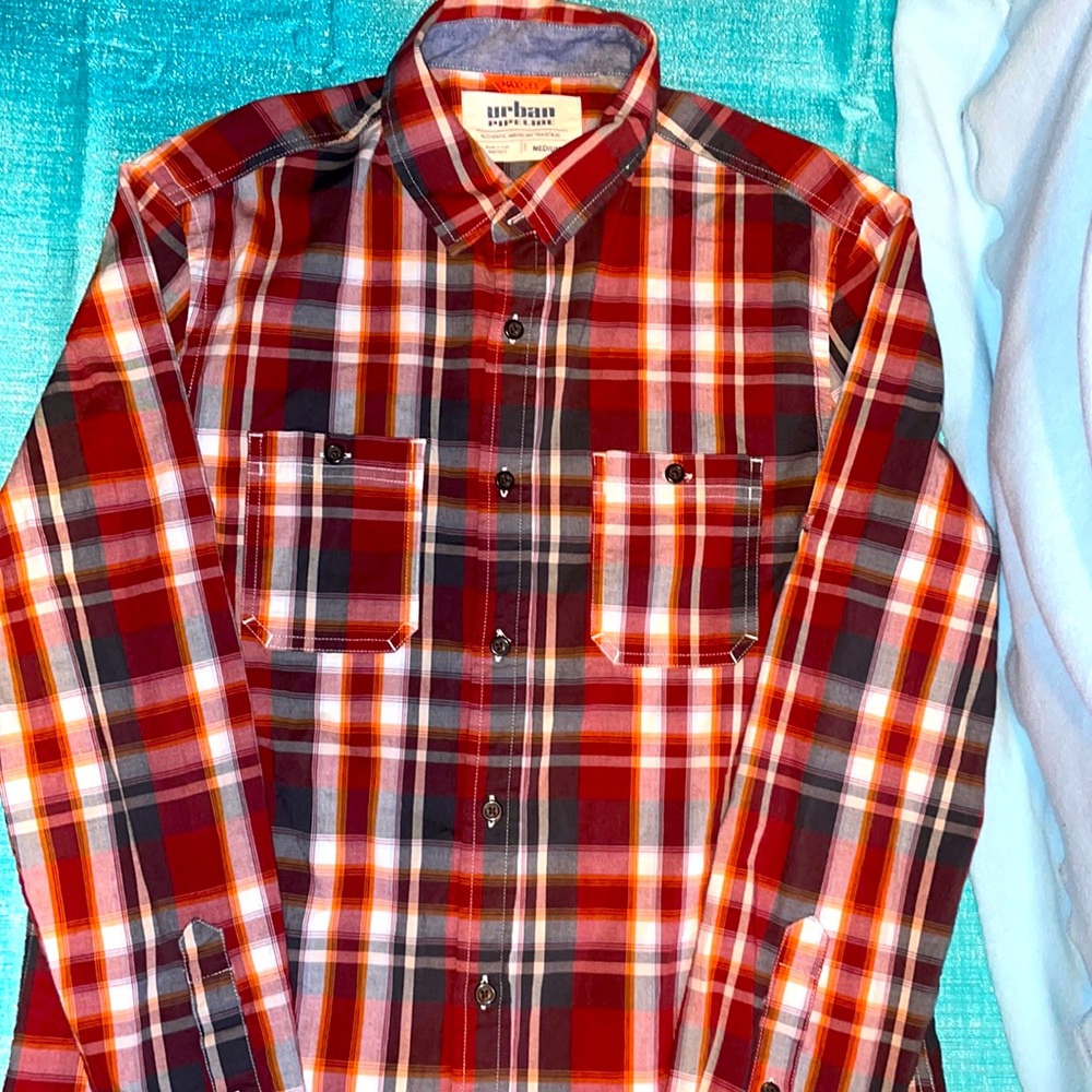 Urban Pipeline long sleeve plaid shirt. Size adult Medium.